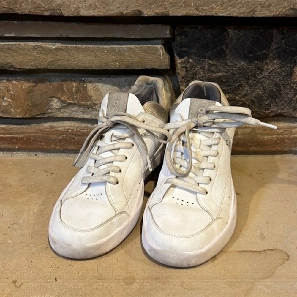 On Running The Roger Center Court White and Gum Tennis Shoes